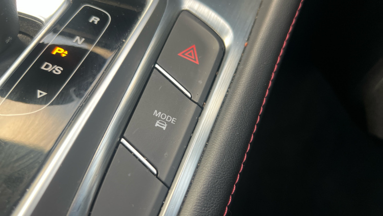 MG Hs 1.5 T-GDI Exclusive 5dr DCT Petrol Hatchback